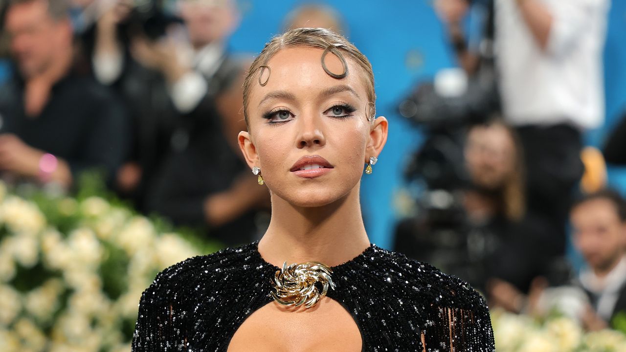 O sabão 'Bathwater' de Sydney Sweeney criou uma bagunça em seus comentários no Instagram