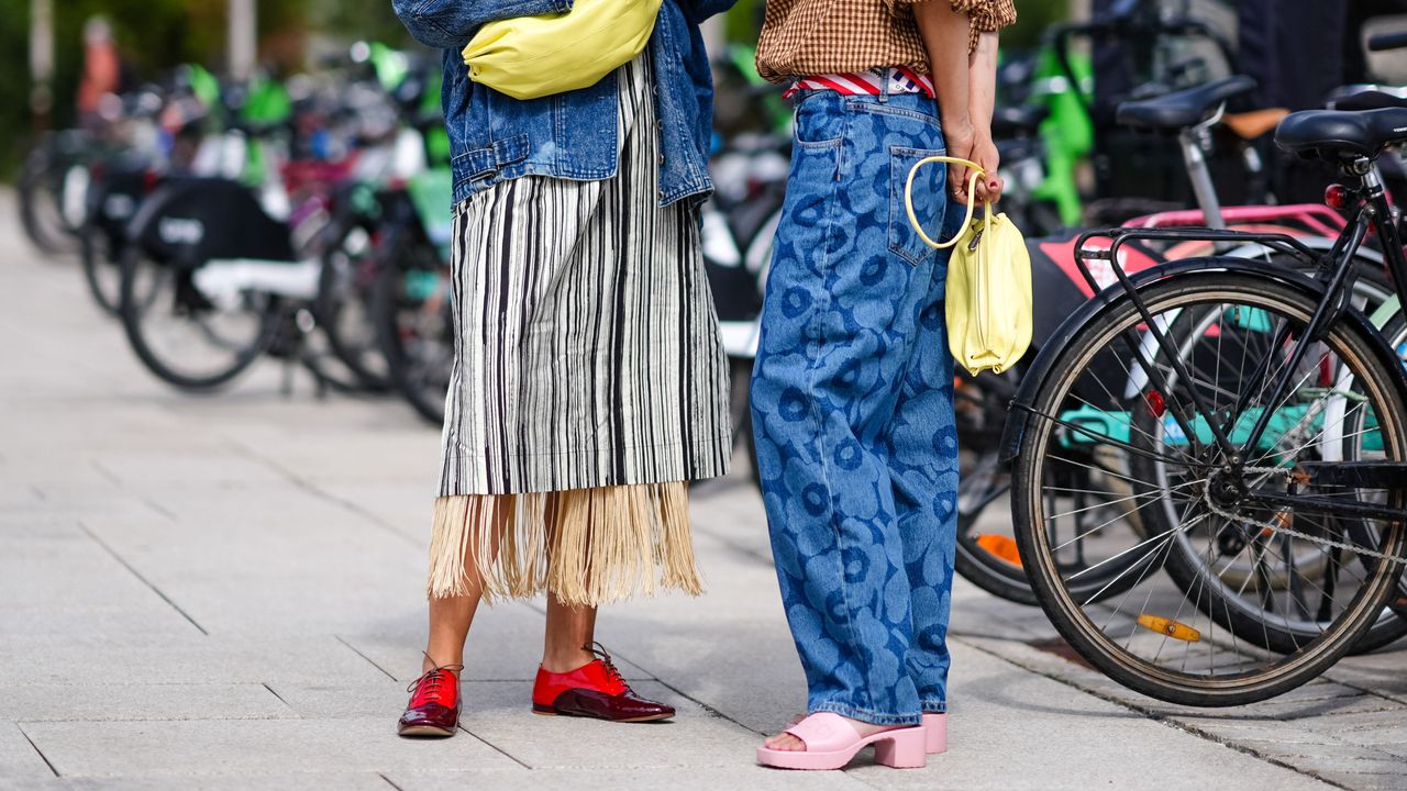 Esses jeans florais me farão quebrar minha política de 'zero jeans' para o verão de 2025