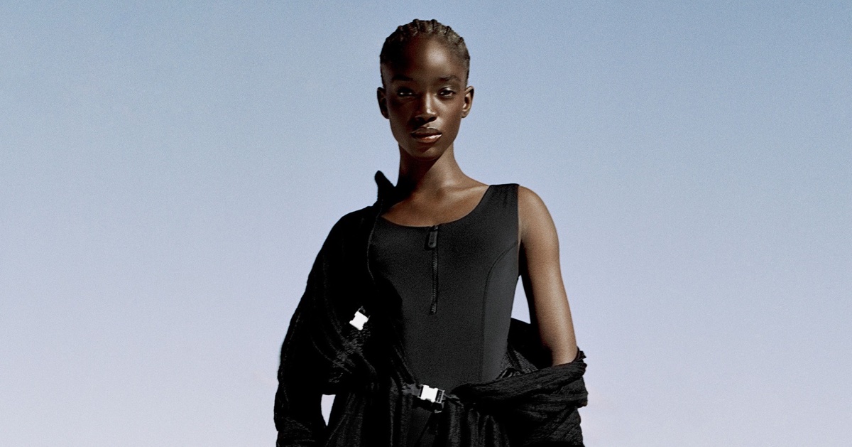 Giorgio Armani Mare 2025 faz ondas com elegância arejada