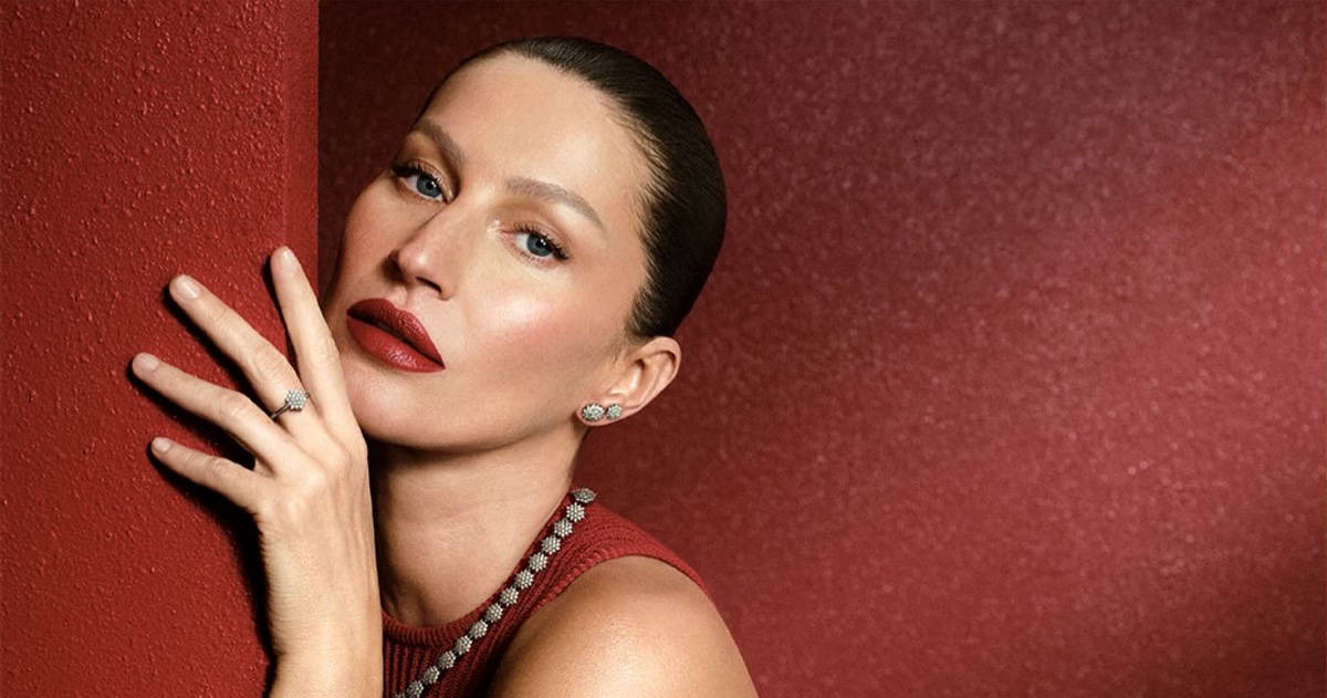 Gisele Bundchen está em brasa em novas jóias de Vivara