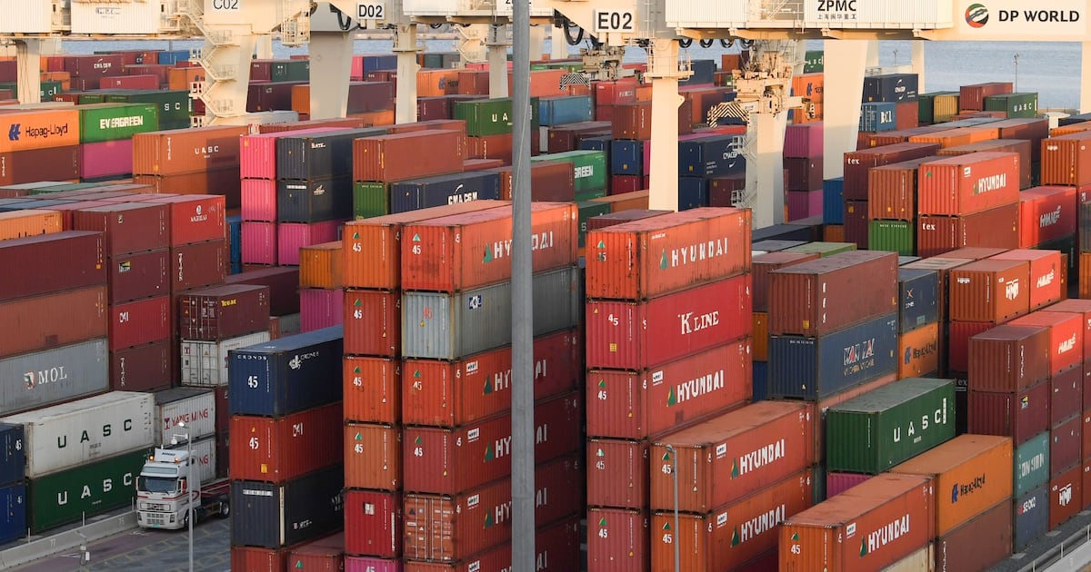 Greves nos EUA no Irã chegam em um momento frágil para a economia global