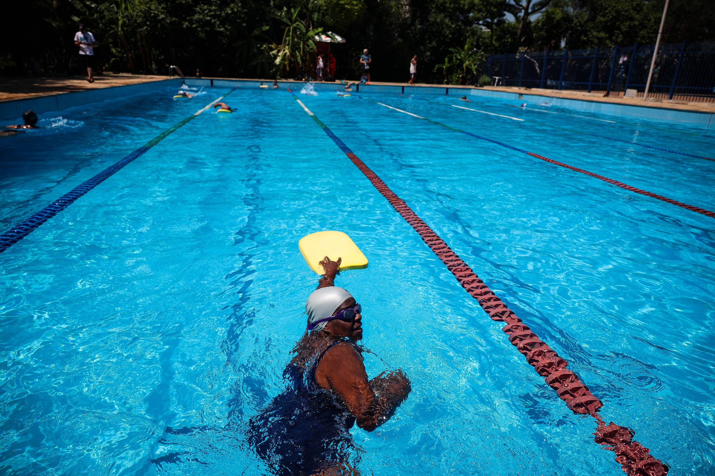 Exercício na água acelera recuperação após cirurgia - 01/07/2025 - Equilíbrio