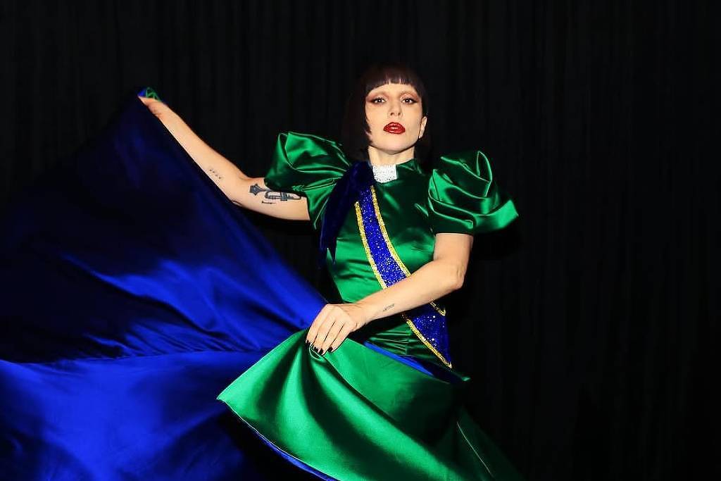 Lady Gaga: Emma Webster cai em golpe envolvendo cantora - 05/07/2025 - Você viu?