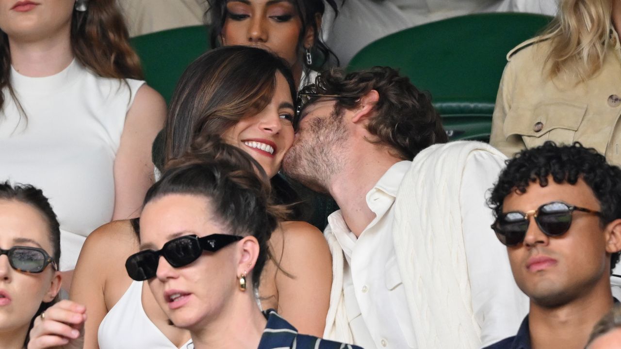Andrew Garfield e Monica Barbaro: uma linha do tempo completa de seu relacionamento