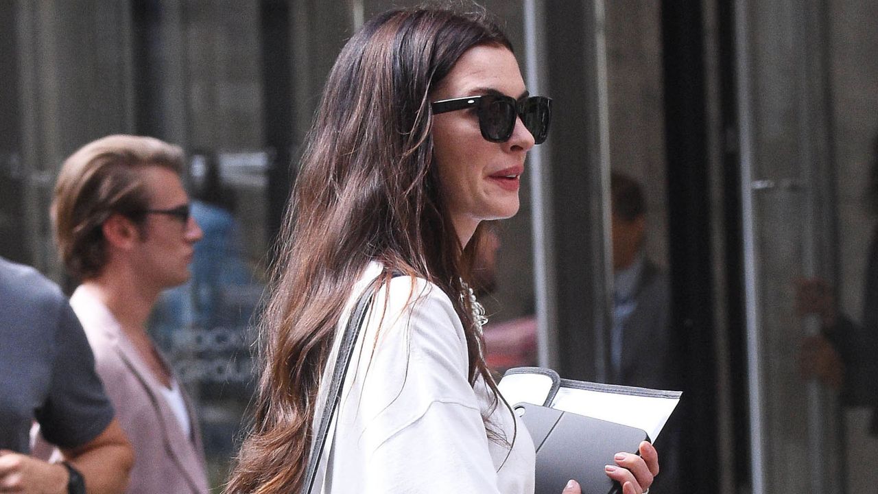Os sapatos 'mohawk' de Anne Hathaway no diabo veste a prada 2 não são feios, eles são estranhos
