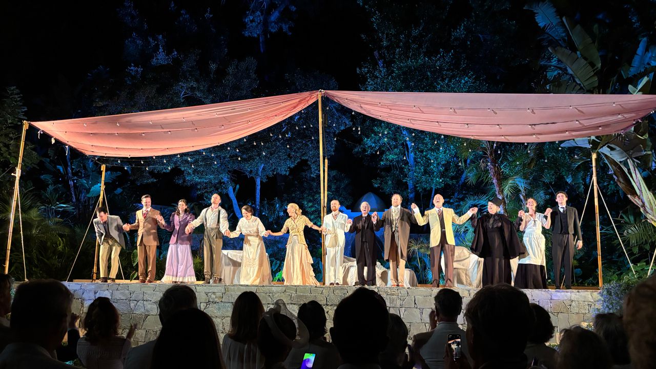 Compras, teatro, pizza by luarlight: Como Hamish Bowles passou um glorioso fim de semana de verão em Tânger