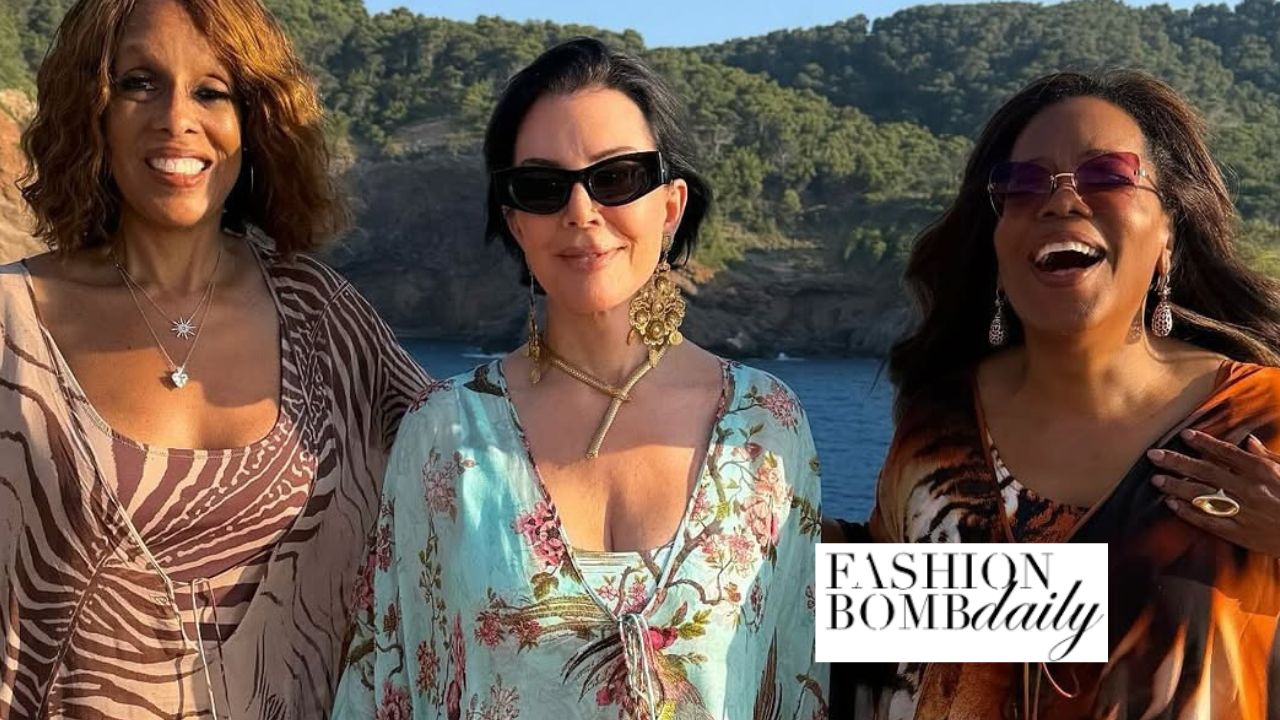 Oprah, Kris Jenner e Gayle King posam em um iate em skims impressos x Roberto Cavalli Kaftans