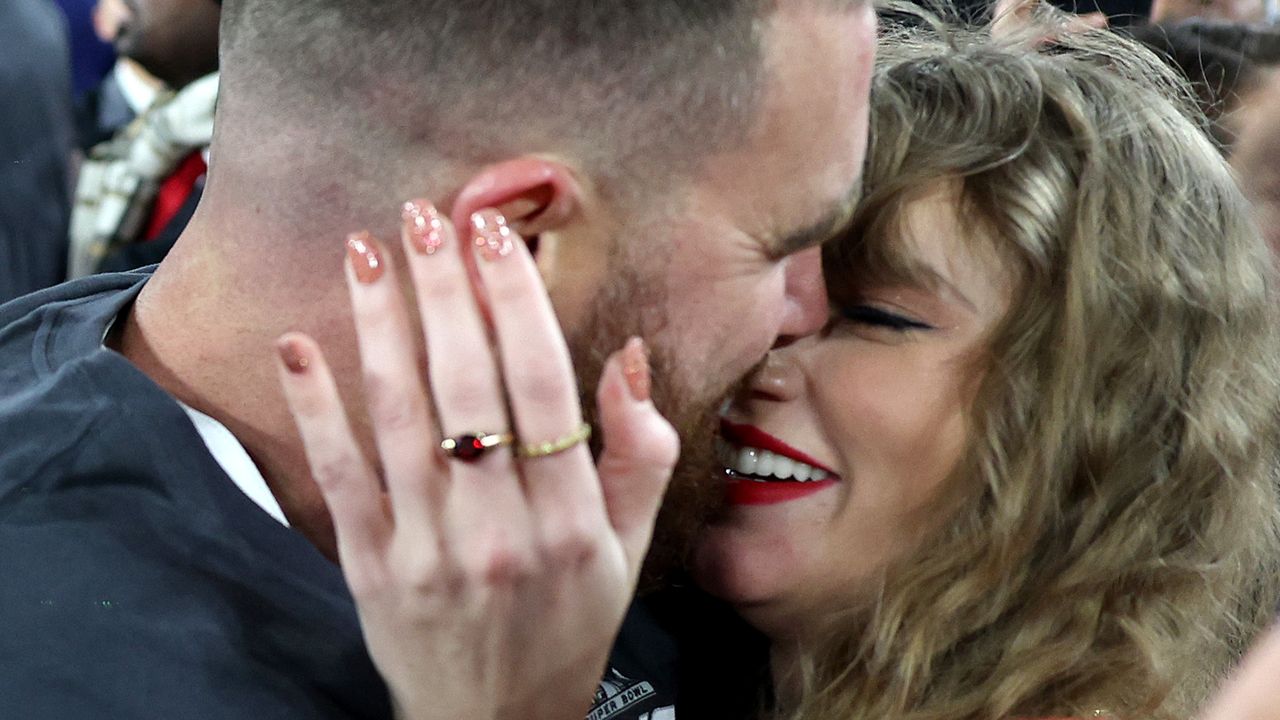 Taylor Swift e Travis Kelce: uma linha do tempo abrangente de namoro