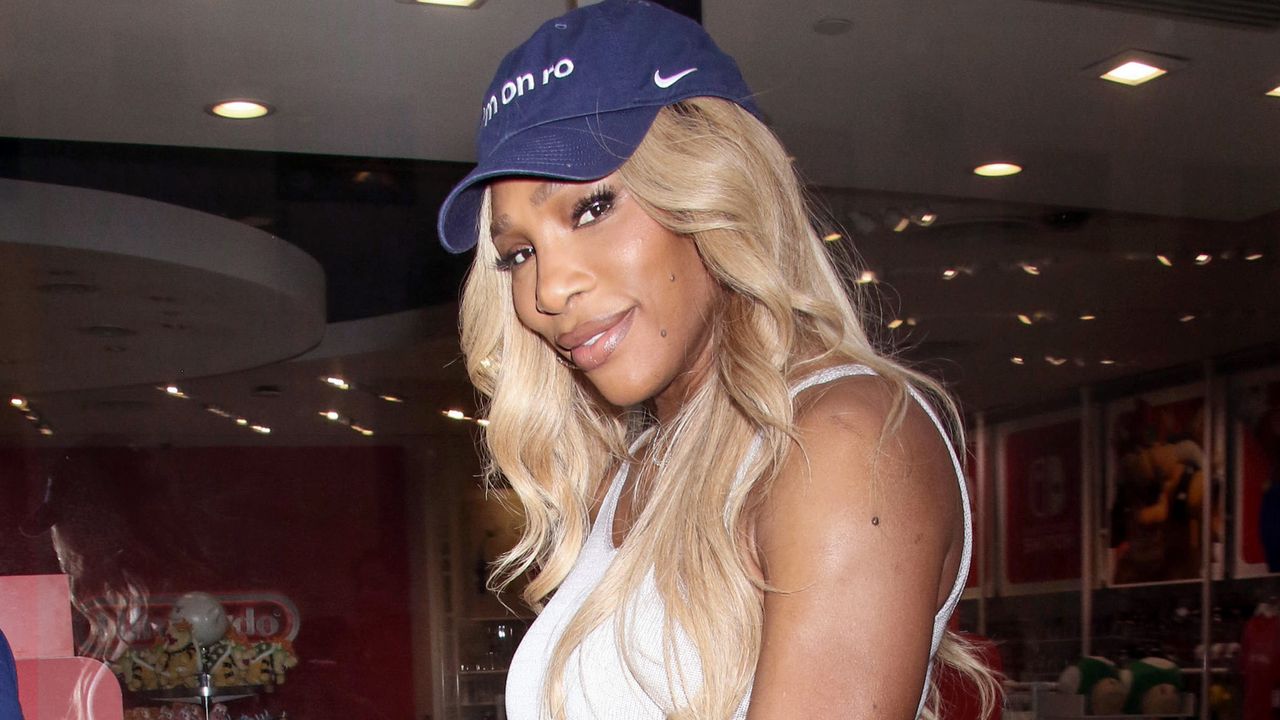 Serena Williams faz com que as calças de moletom de cintura elástica pareçam surpreendentemente chiques na cidade de Nova York