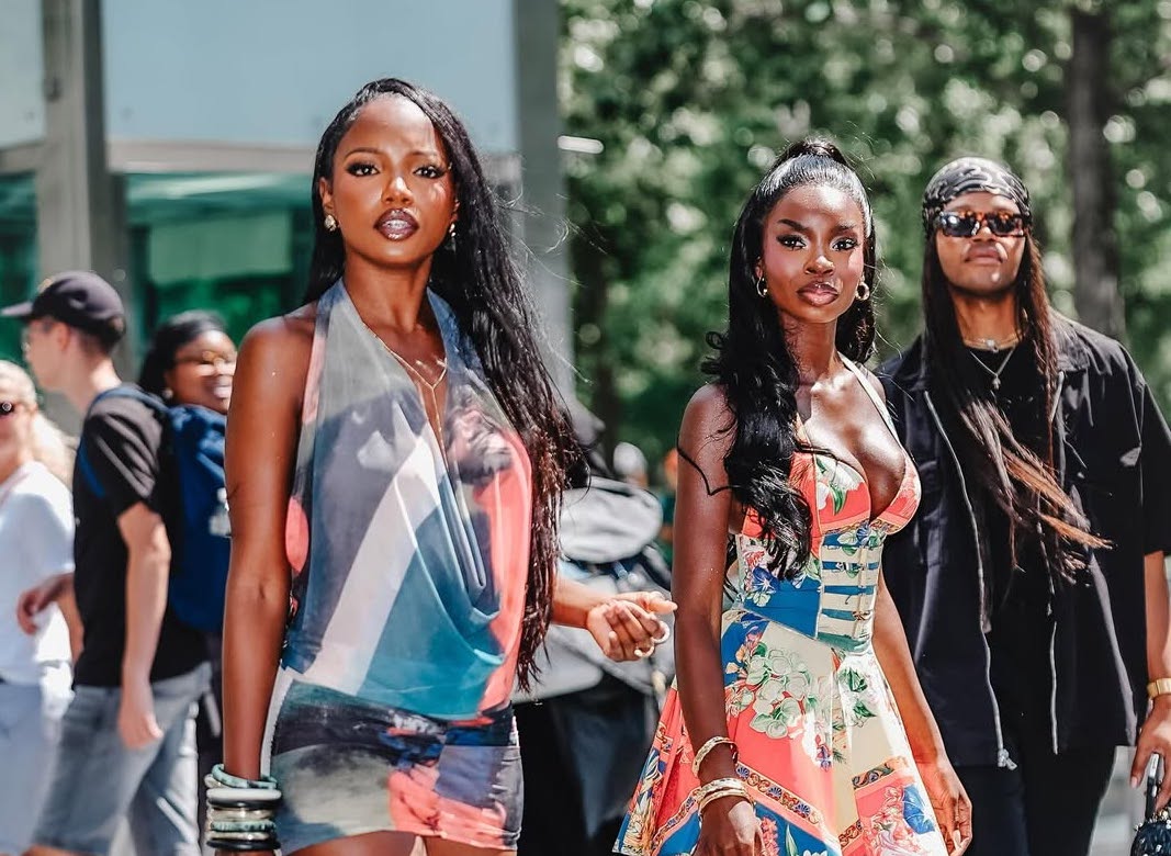 Love Island EUA Estrelas Olandria e Chelley saem em coloridos Gianni Versace e Theophilio se vestem na cidade de Nova York