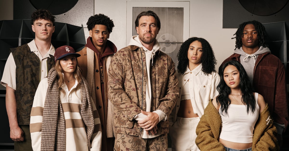 Travis Kelce recém -engajado está se unindo à American Eagle