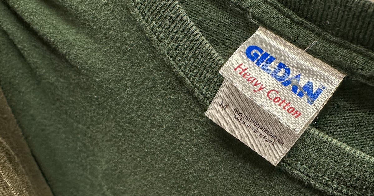 Gildan para comprar a fabricante de roupas íntimas Hanesbrands por US $ 2,2 bilhões