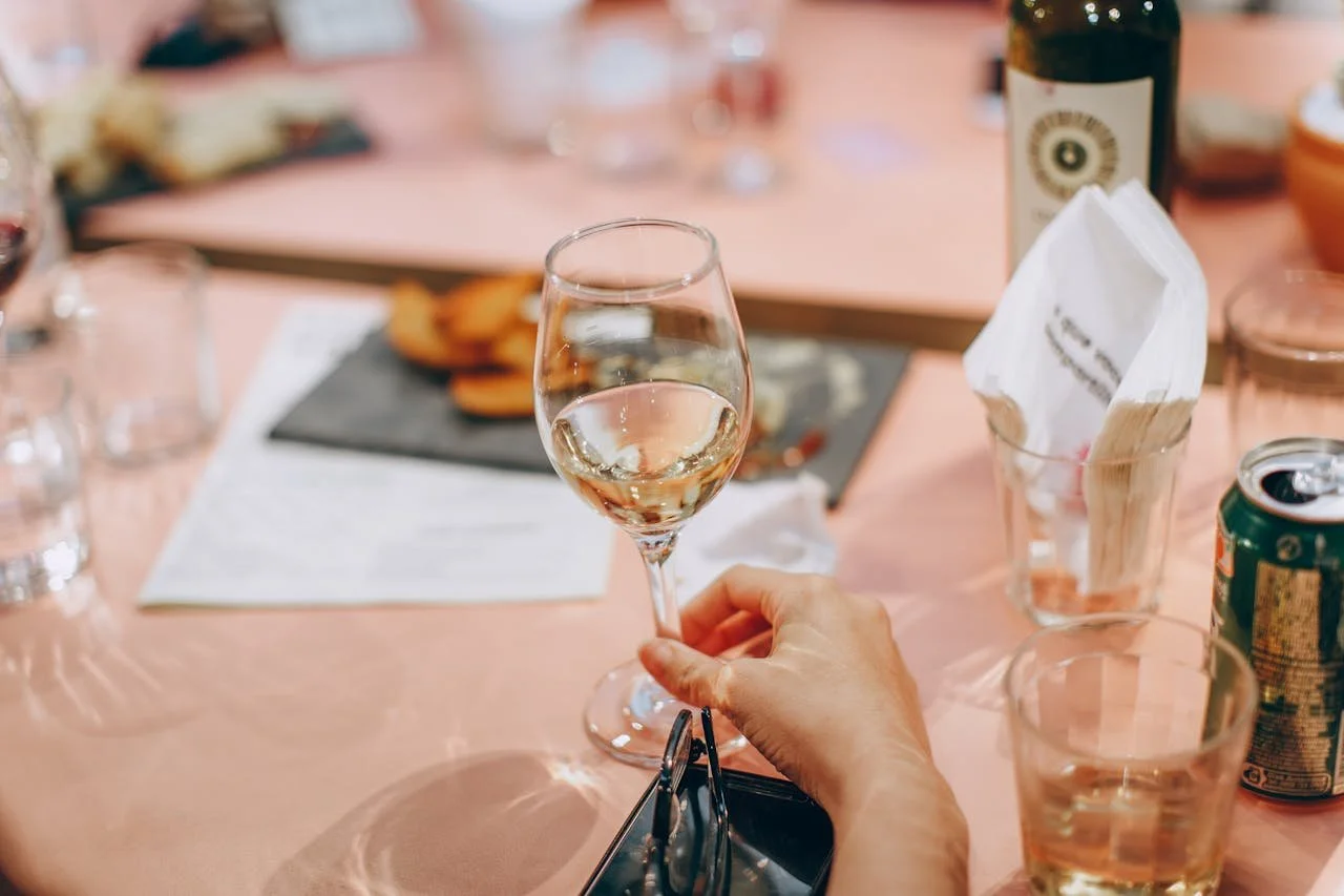EP 248, desperdício de vinho, algas e bactérias co-projetadas