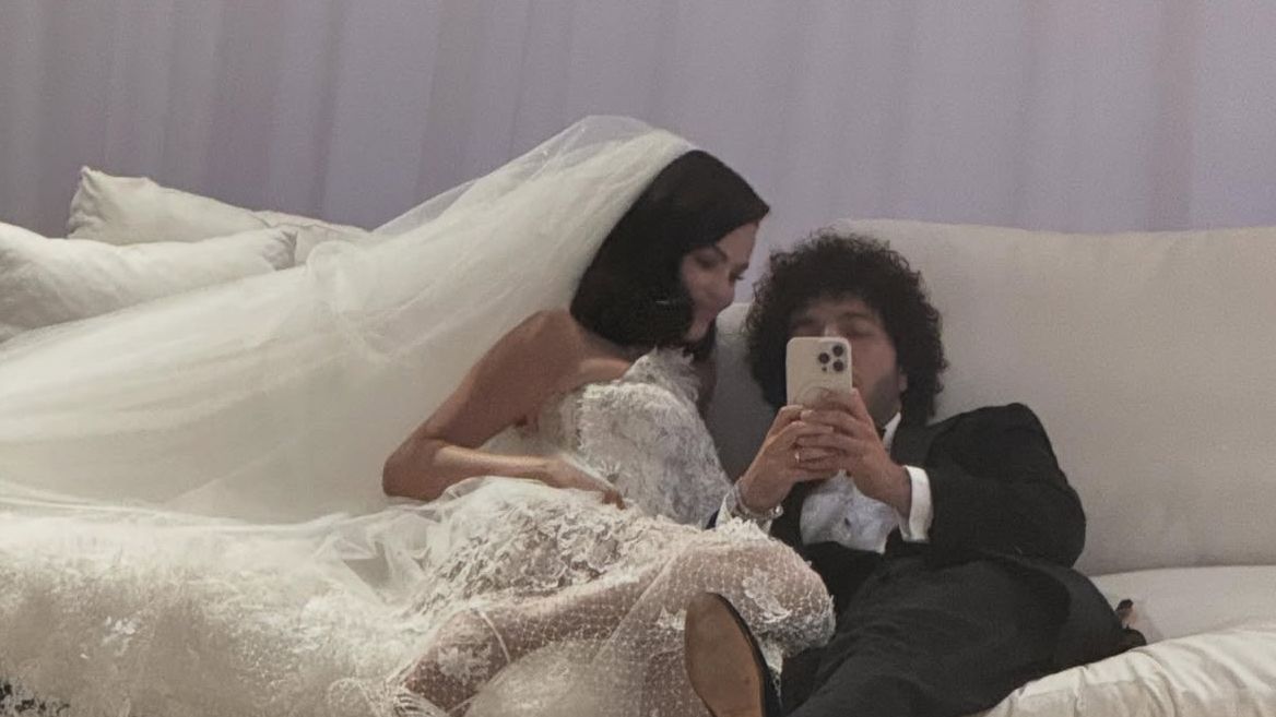 Selena Gomez deu a tendência de 'unhas tostadas' uma atualização de noiva para o casamento