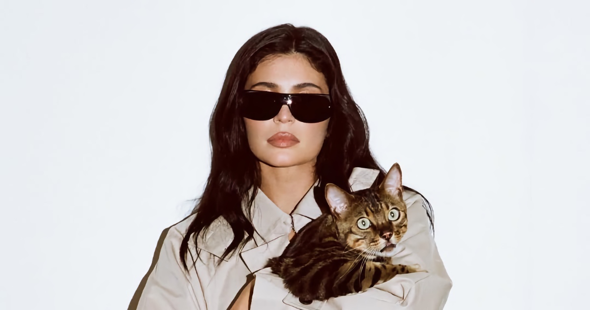 Kylie Jenner serve mistério na cápsula de Khy X Hydra