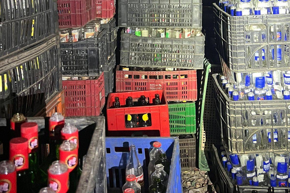 Polícia apreende mais de 100 mil garrafas em galpão em SP - 07/10/2025 - Equilíbrio e Saúde