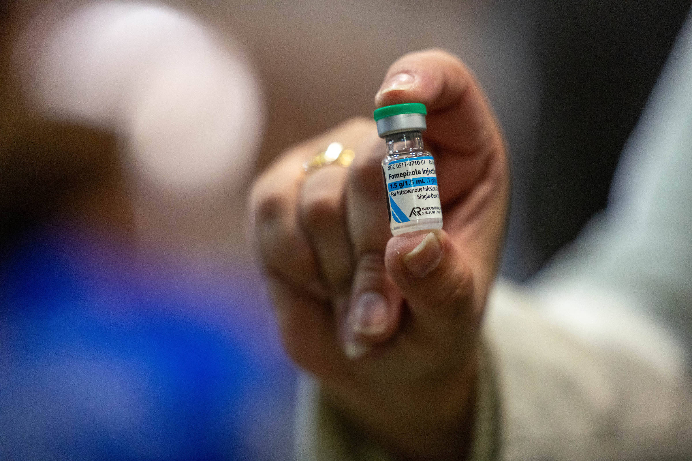 Brasil recebe fomepizol para tratar intoxicação de metanol - 09/10/2025 - Equilíbrio e Saúde