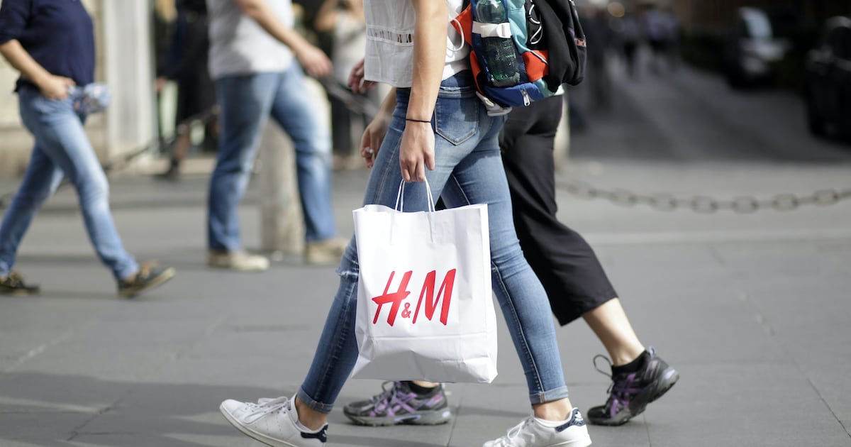 A opinião do consumidor dos EUA cai para perto do nível mais baixo já registrado