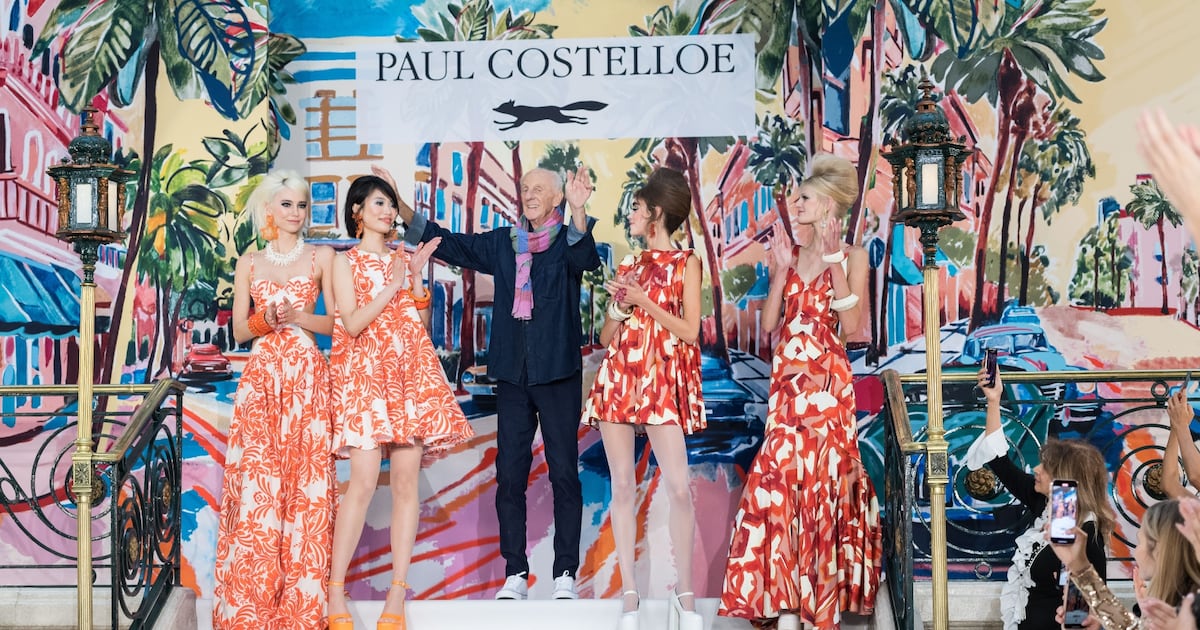 Paul Costelloe, designer pessoal da princesa Diana, morre aos 80 anos