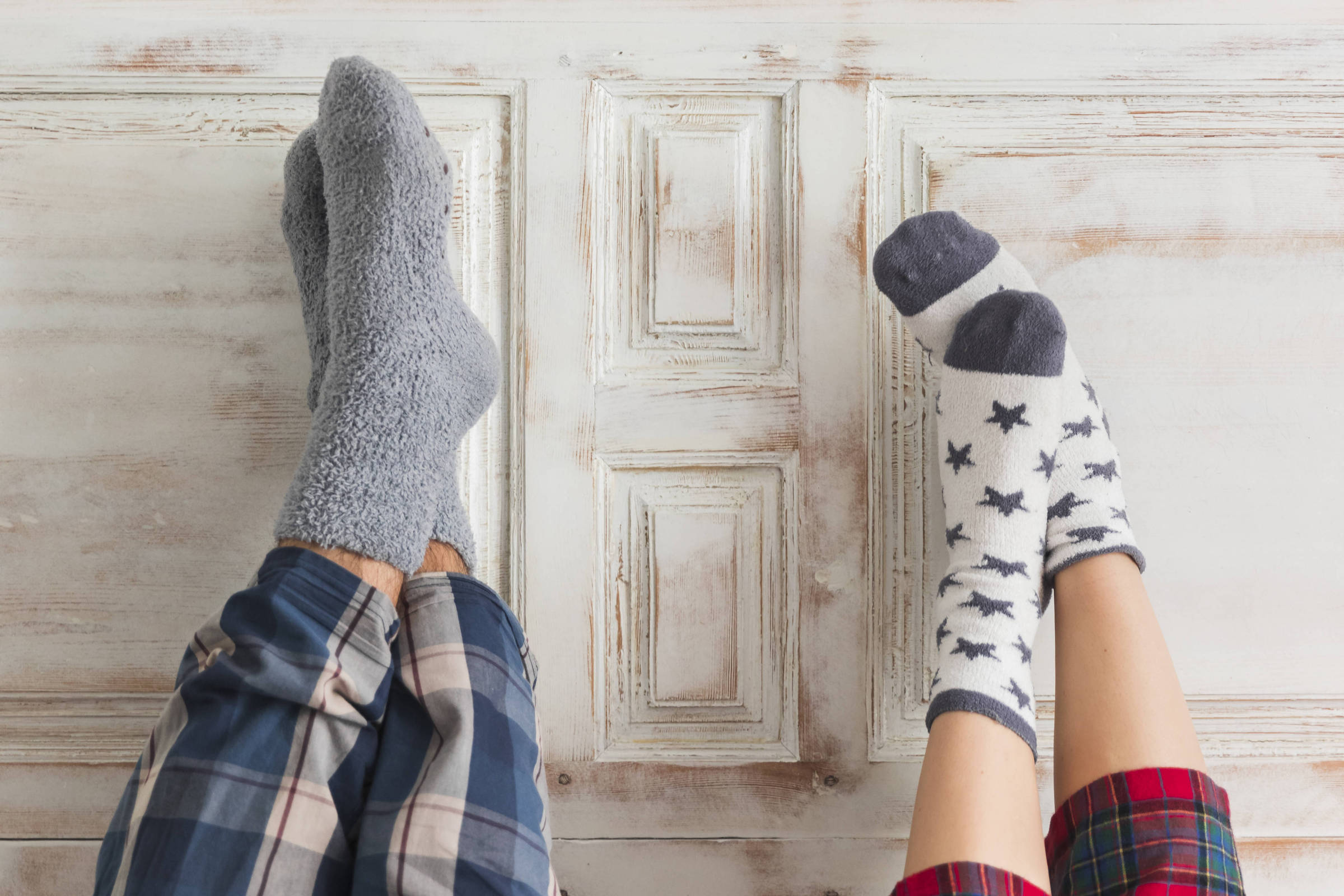 Mãos e pés gelados: quando se preocupar e como tratar - 07/12/2025 - Equilíbrio