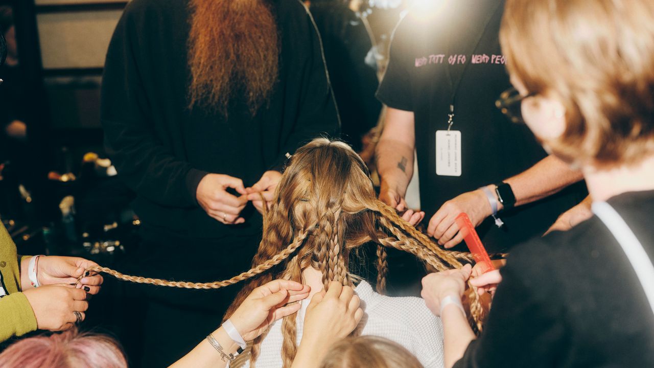 O que seu cabelo revela sobre sua saúde, de acordo com um médico da MTC