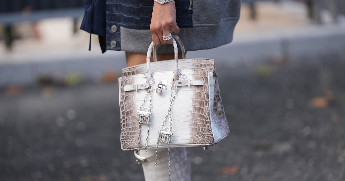 LVMH nunca se apropriou indevidamente de ações da Hermès Heir, afirma empresa