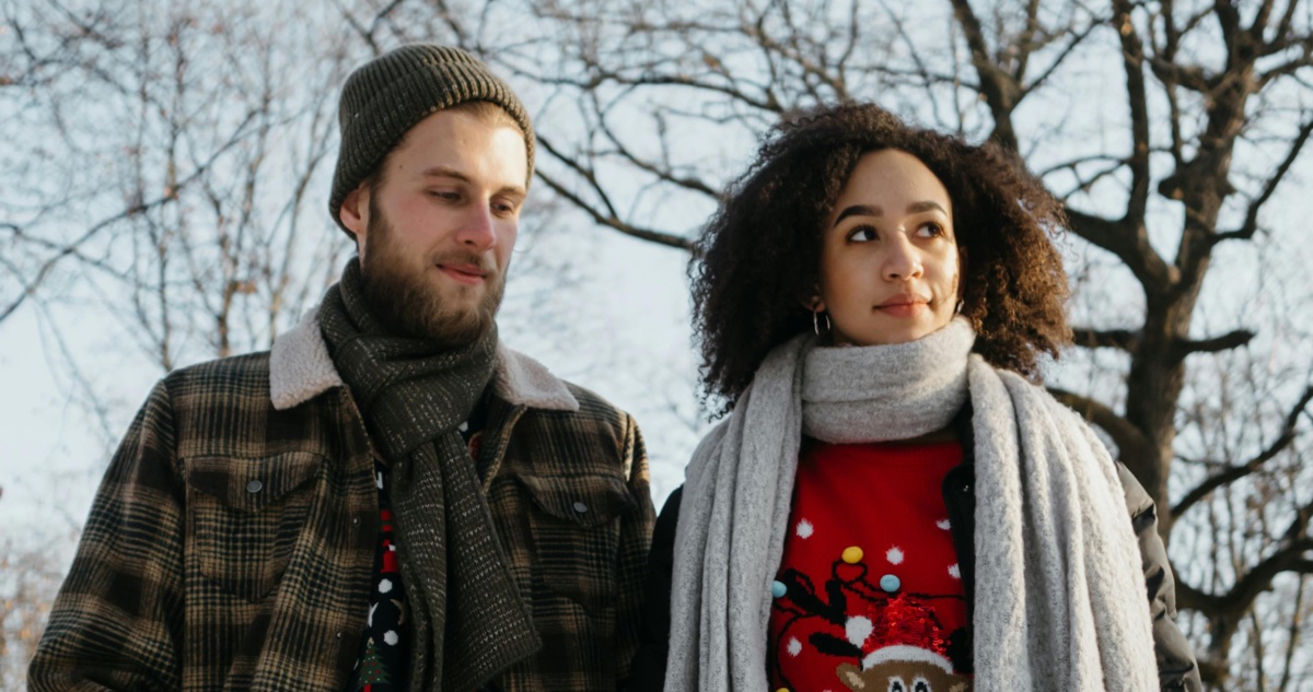 Como o estilo molda um noivado de Natal