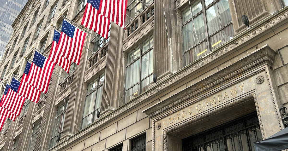 Saks Global se prepara para falência após perder pagamento de dívida