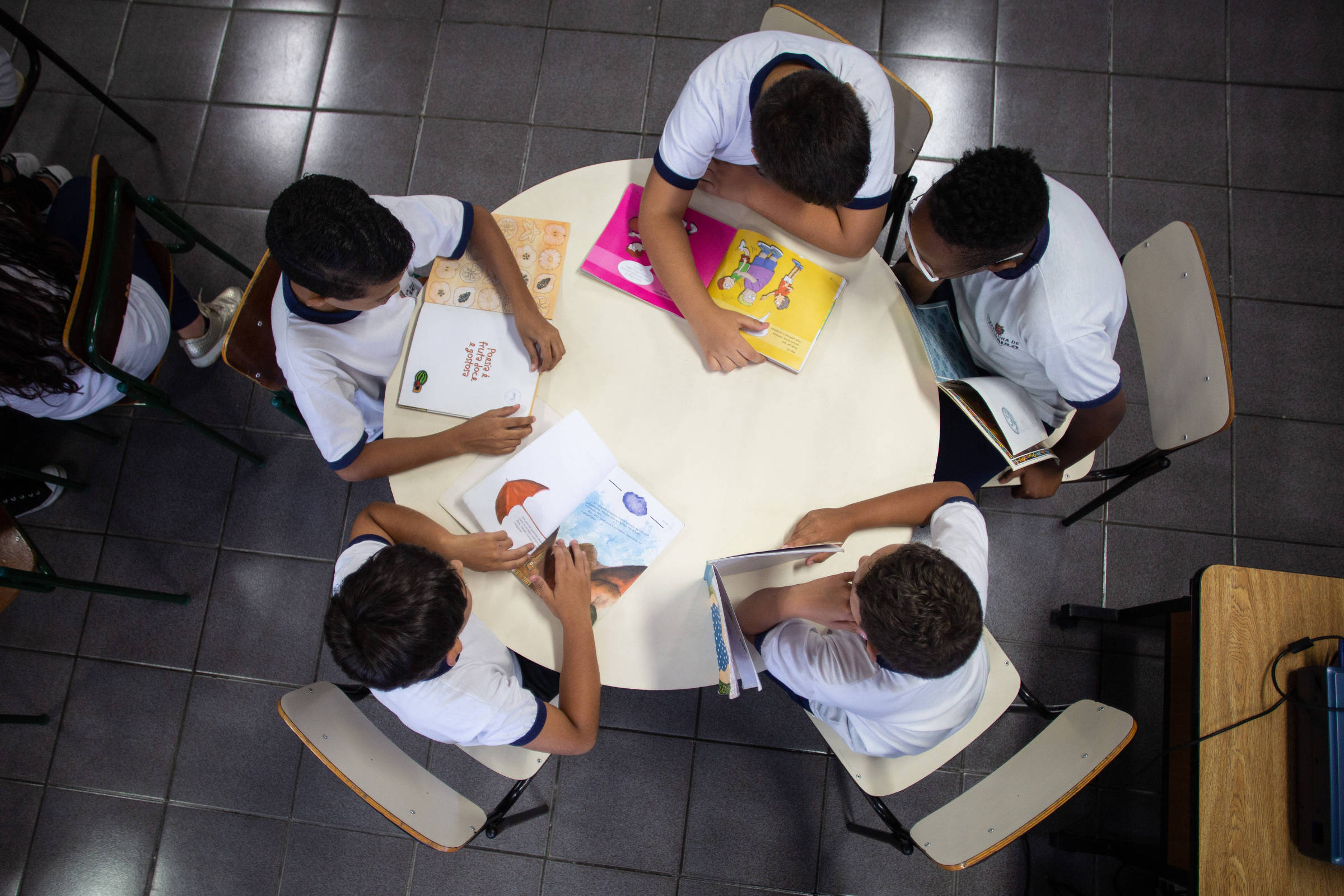 Crianças aprendem mesmo se parecem distraídas, diz estudo - 11/01/2026 - Equilíbrio e Saúde