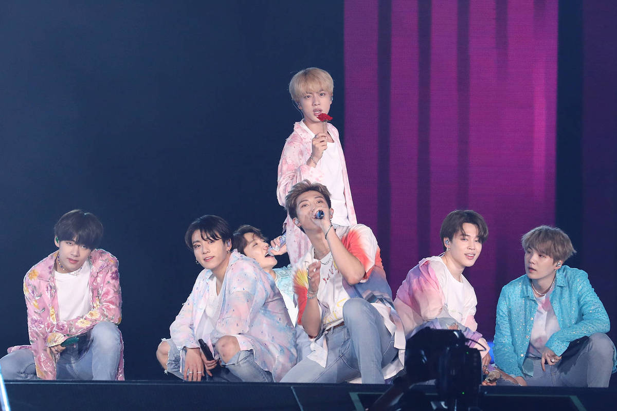 BTS em SP: Show dispara buscas por voos, ônibus e hotéis - 20/01/2026 - K-cultura