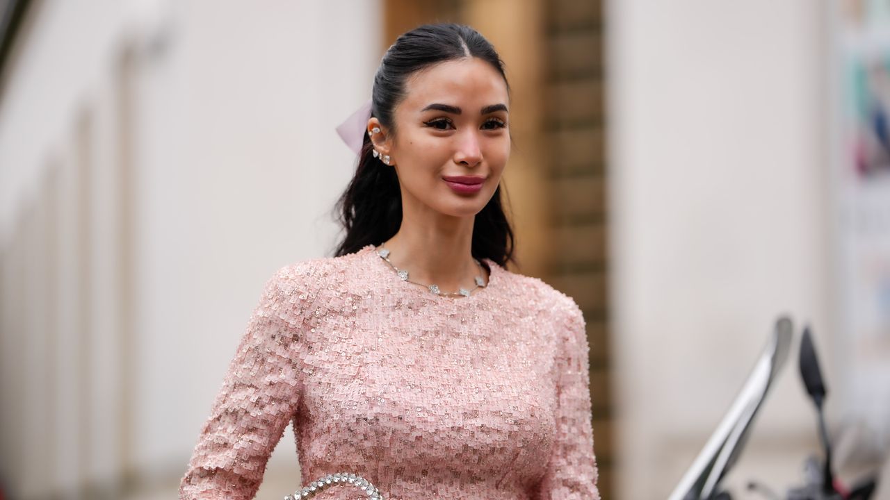 36 melhores vestidos para convidados de casamento na primavera de 2026, com curadoria de editores