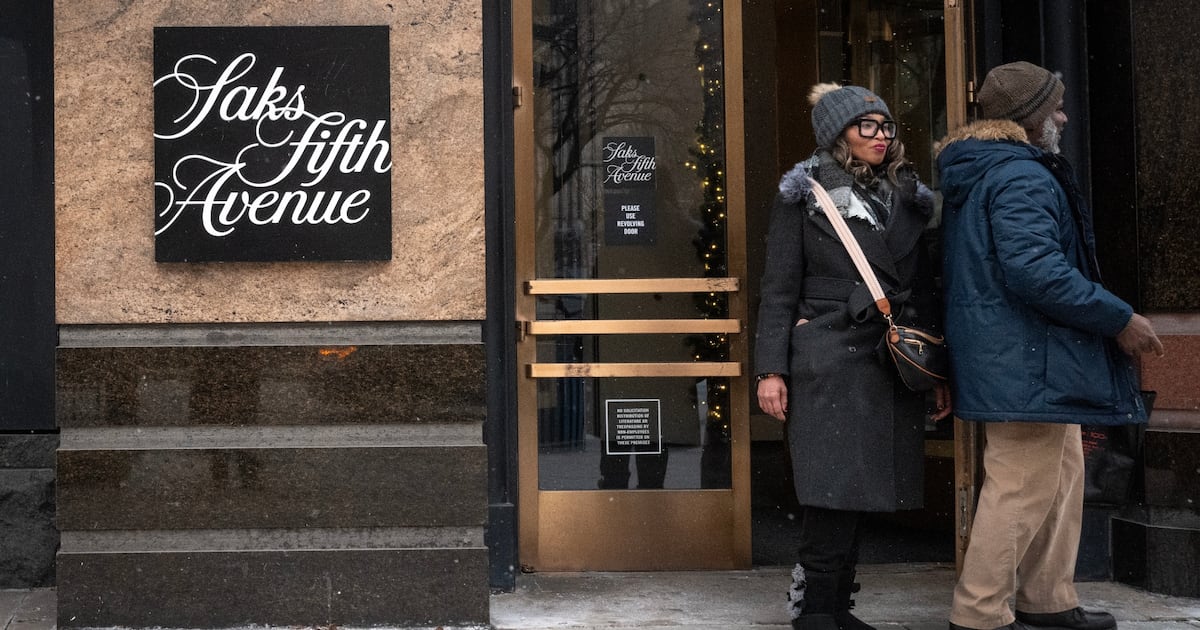 Relatório: Saks Global se aproxima do plano de financiamento de US$ 1,75 bilhão antes do pedido de falência