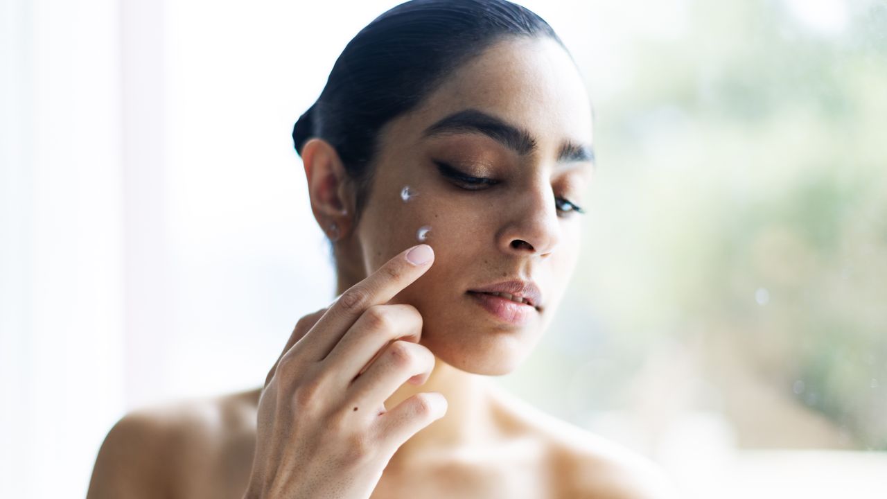 Como aplicar a tretinoína, segundo dermatologistas