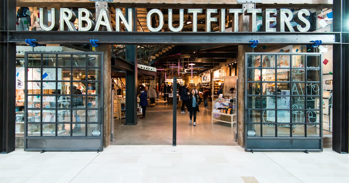 Urban Outfitters criticados pelo uso do aplicativo Gig Economy no Reino Unido