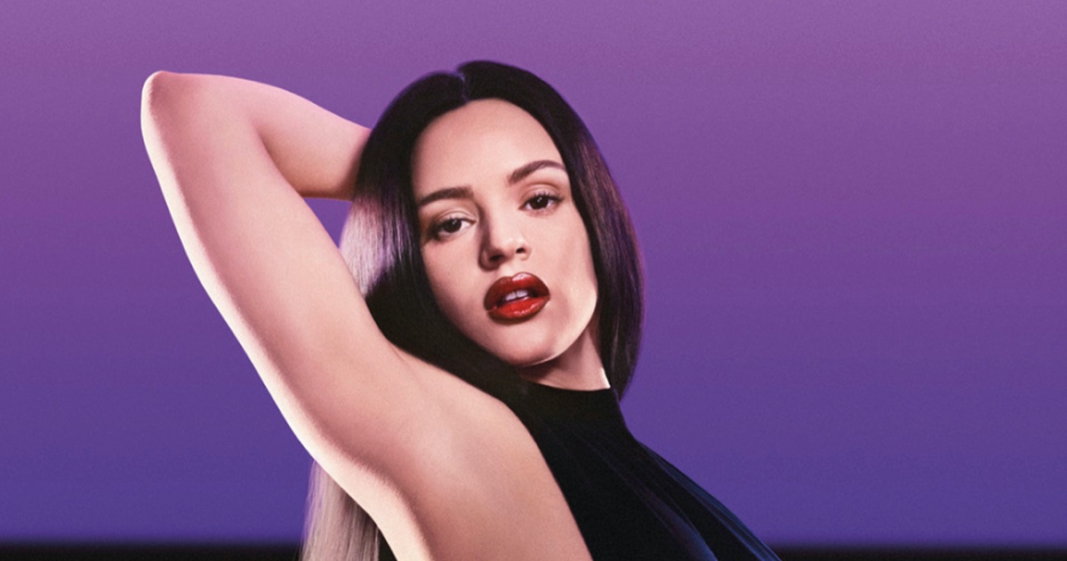 Rosalía é dona do momento com Calvin Klein Euphoria Elixirs