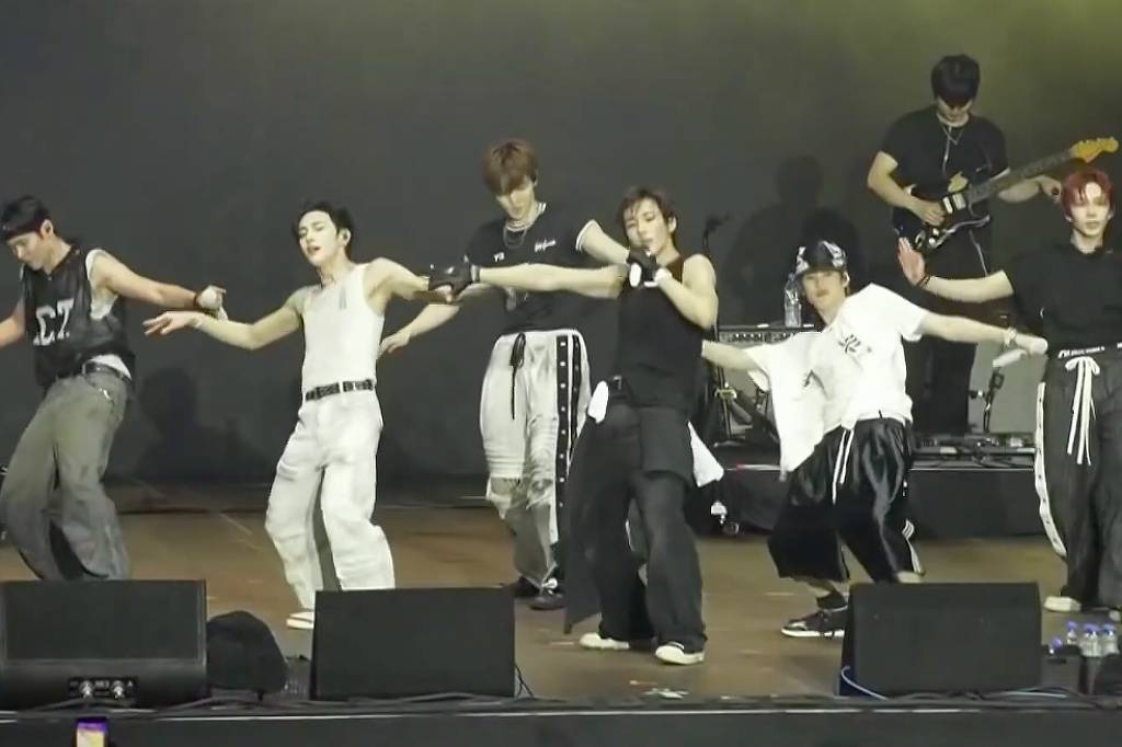 Riize faz show apenas para fãs do k-pop no Lollapalooza - 22/03/2026 - Ilustrada