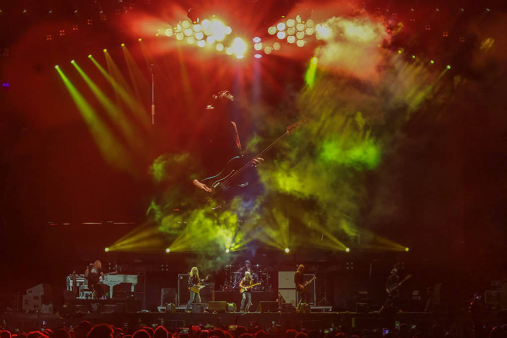 Monsters faz transição ao hard rock e aposta em veteranos - 04/04/2026 - Ilustrada