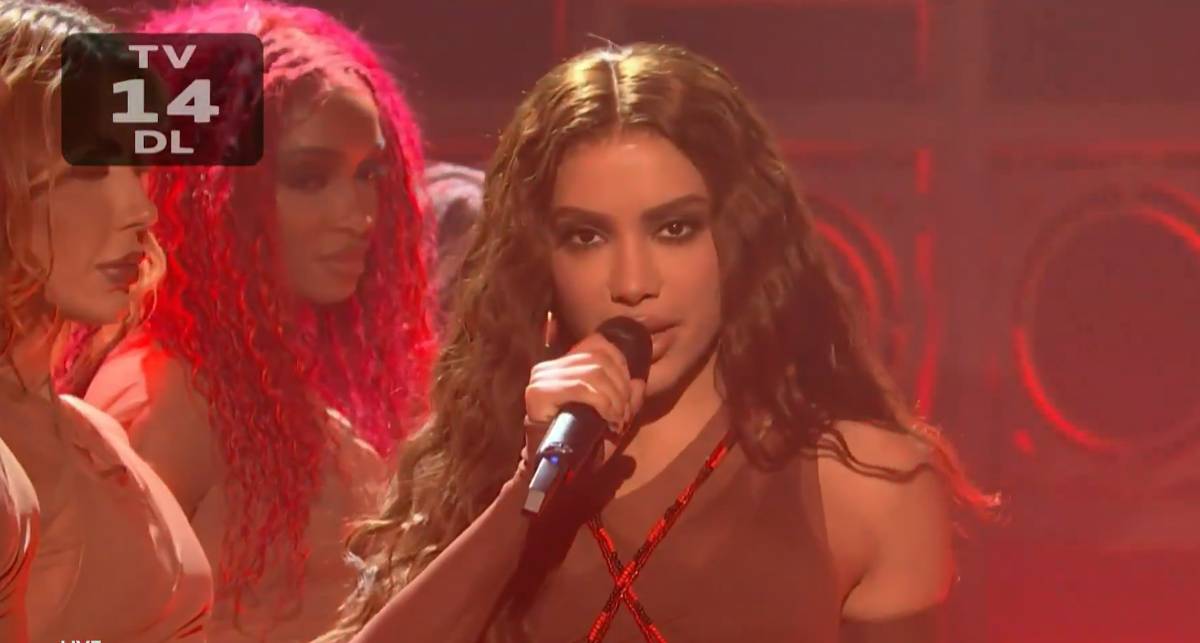Anitta estreia no Saturday Night Live com a música 'Choka Choka' - 12/04/2026 - Ilustrada