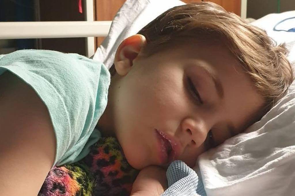 Temi um tumor, diz mãe de menino envenenado com vitamina D - 18/04/2026 - Equilíbrio e Saúde