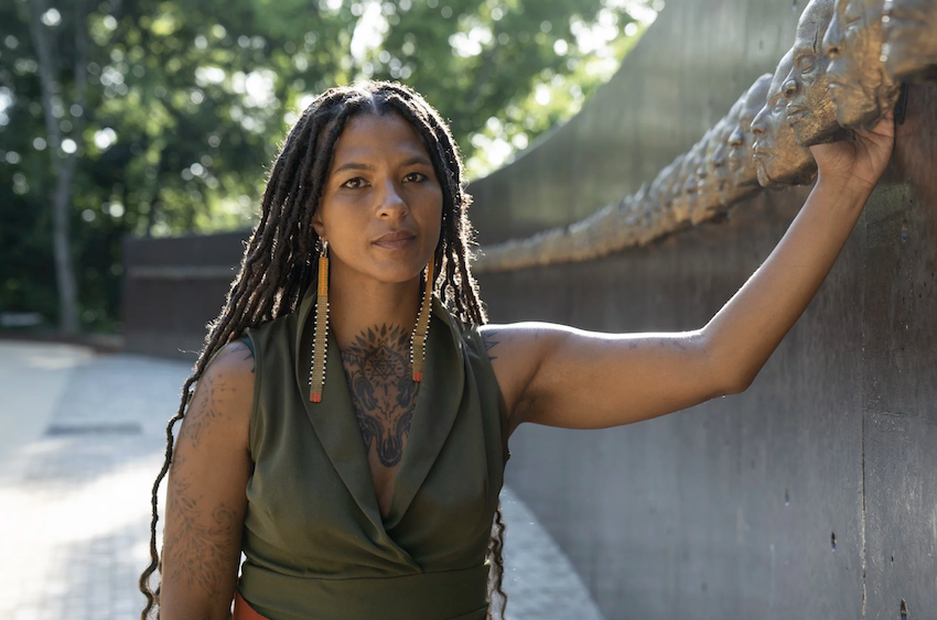 Ep 275, Artista Nikesha Breeze sobre Recuperando o Tempo, Honrando seus Ancestrais e a História Colonial do Algodão - Crise do Guarda-Roupa