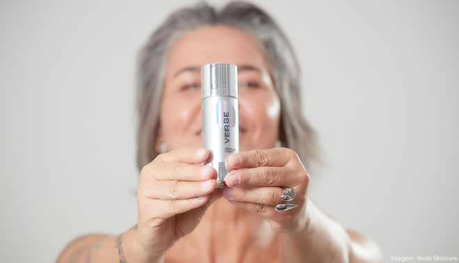 Verse Skincare aposta em mulheres reais 40+ e reforça pró-aging na beleza