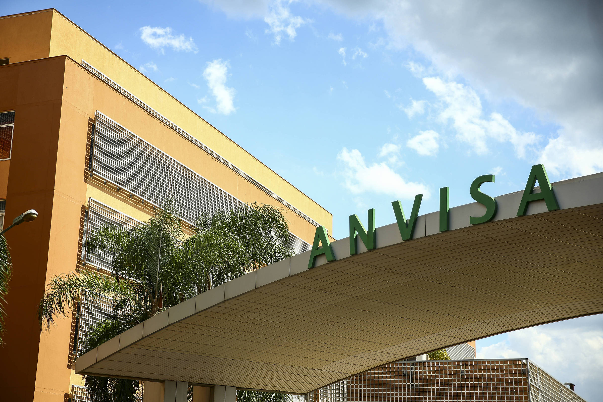 Anvisa quer aval da Fiocruz a emagrecedores manipulados - 05/05/2026 - Equilíbrio e Saúde