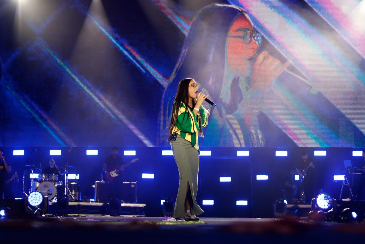 Cantora Esther