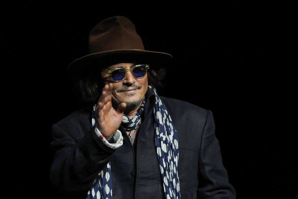 Johnny Depp evita falar de Hollywood e dirige filme - 24/06/2026 - Ilustrada