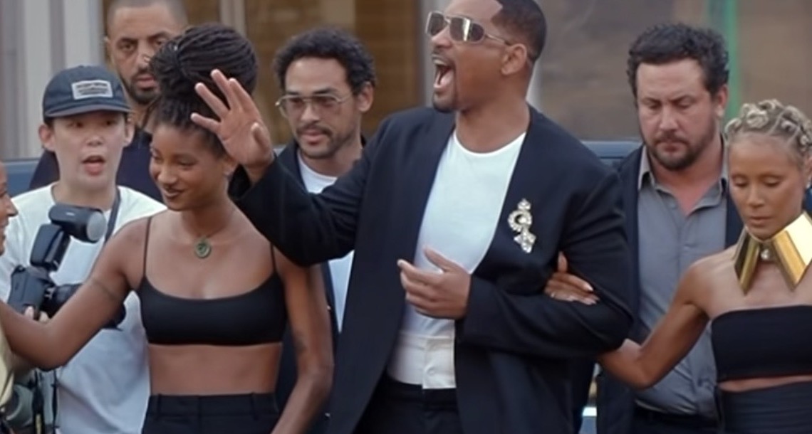 A família Smith sai vestida de preto para o evento Christian Louboutin de Jaden Smith em Paris