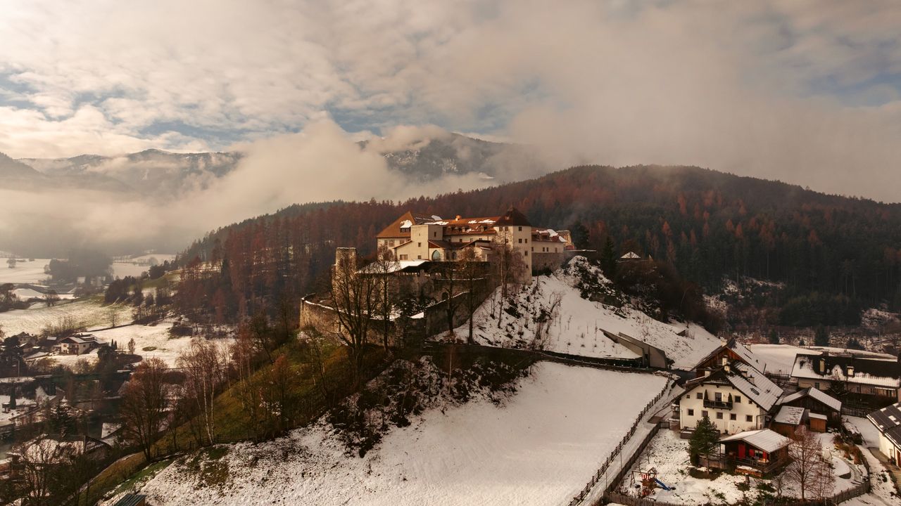 Outrora um convento, este castelo de 1.000 anos nas Dolomitas encontra nova vida como um retiro de luxo
