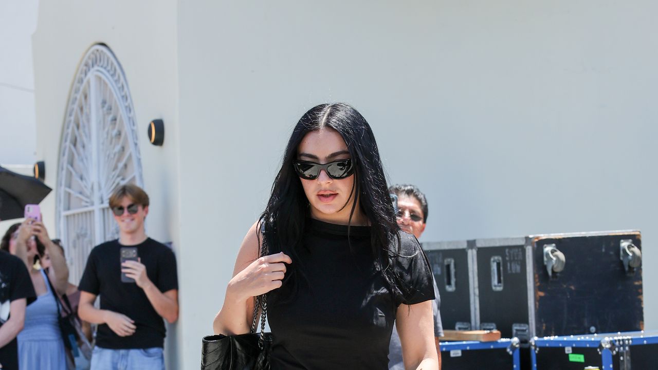 As bermudas podem estar na moda, mas as It Girls defendem um verão com shorts minúsculos