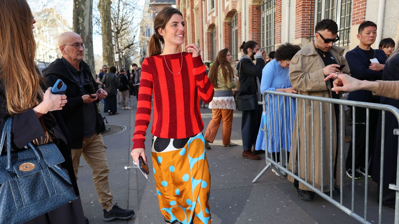 Imprimir! Padrão! Cor! Esses looks de estilo de rua respondem à velha questão: o confronto pode ser de bom gosto?