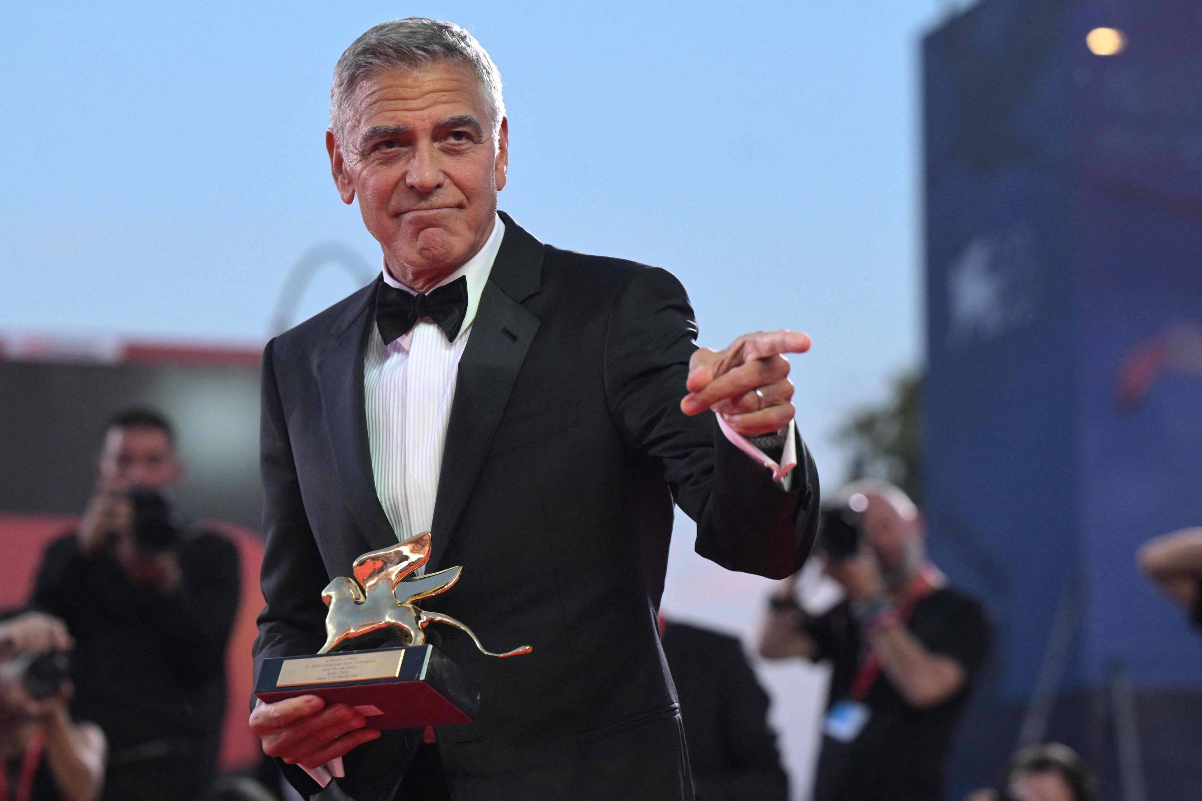 George Clooney recebe Leão de Ouro e critica autoritarismo - 02/09/2026 - Ilustrada