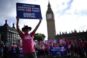 Deputados britânicos rejeitam legalizar morte assistida - 11/09/2026 - Equilíbrio e Saúde